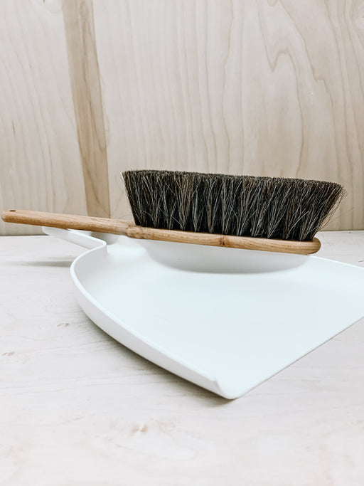 Iris Hantverk- Brush and Dust Pan Set